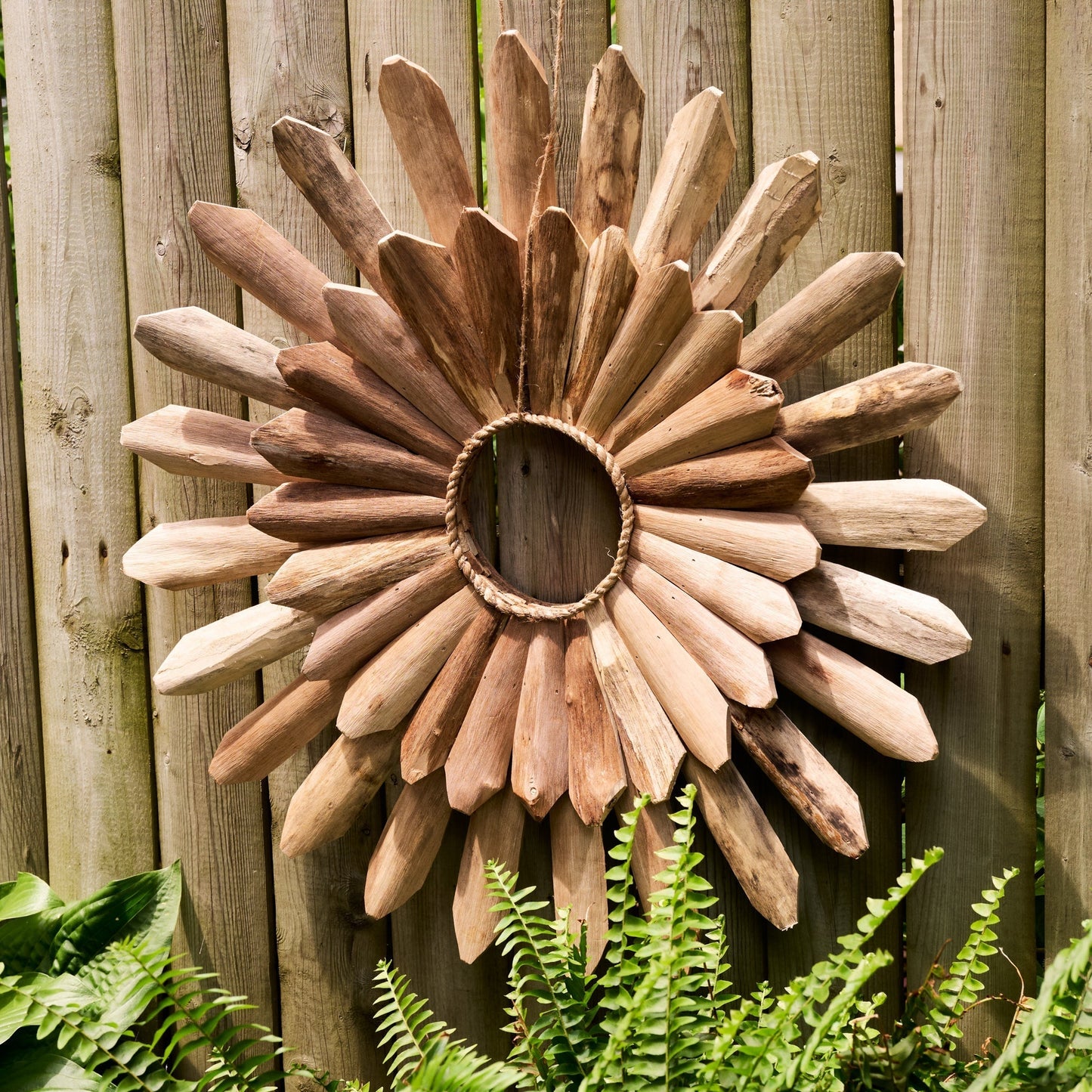 Malaki Daisy Driftwood Wall Hanging