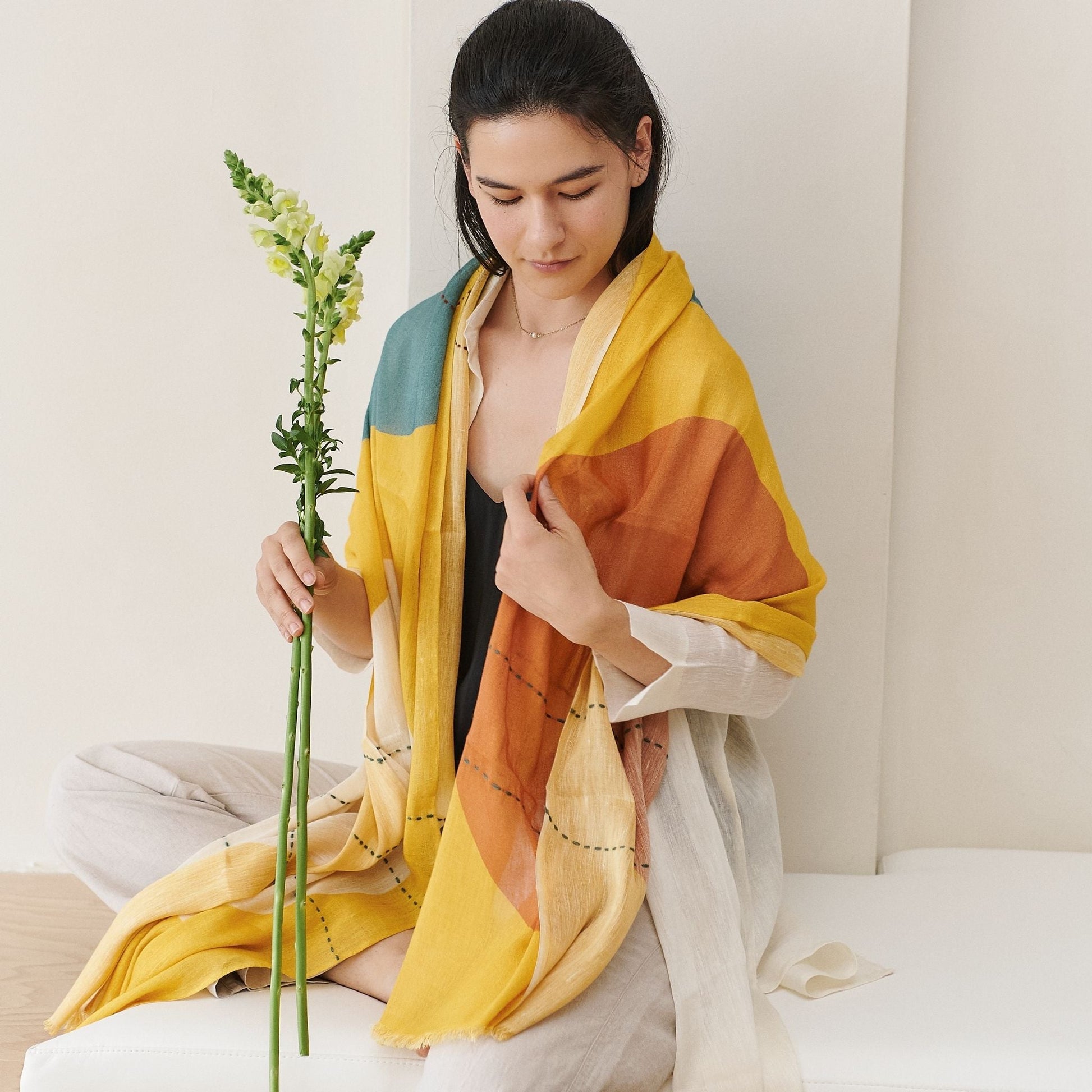 Cirq Sun Yellow Green Circle Pattern Hand Embroidered  Linen Silk Handloom Scarf
