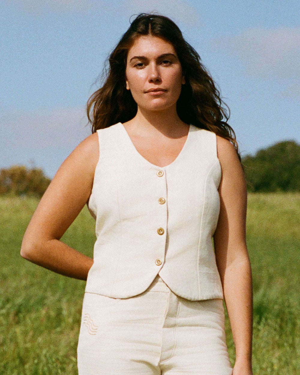 Pez y Luna | Hand-Embroidered Fitted Cotton Vest