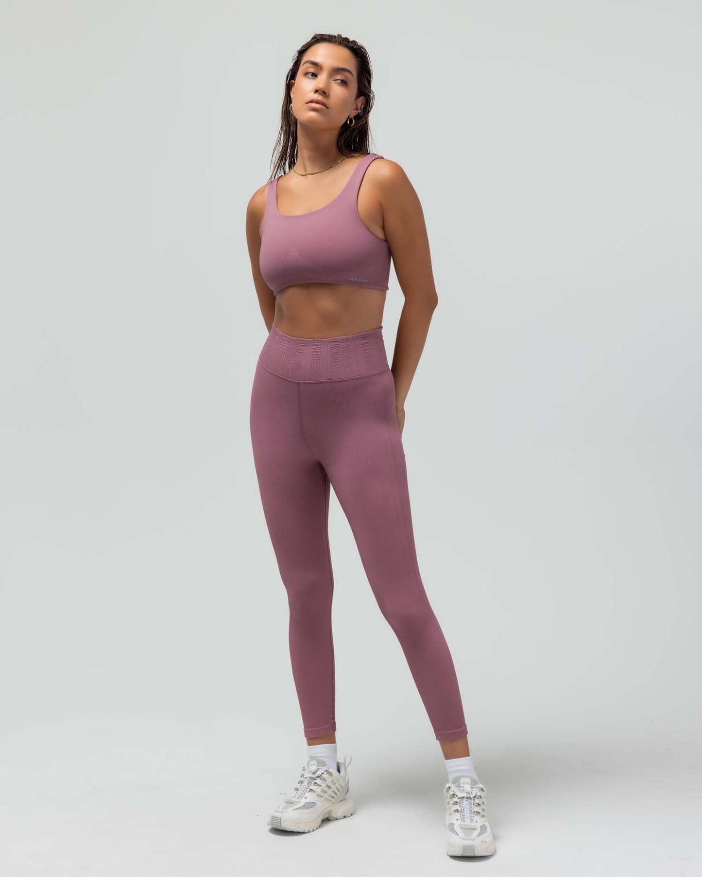 CLEAN FINISH COMPRESSION BRA