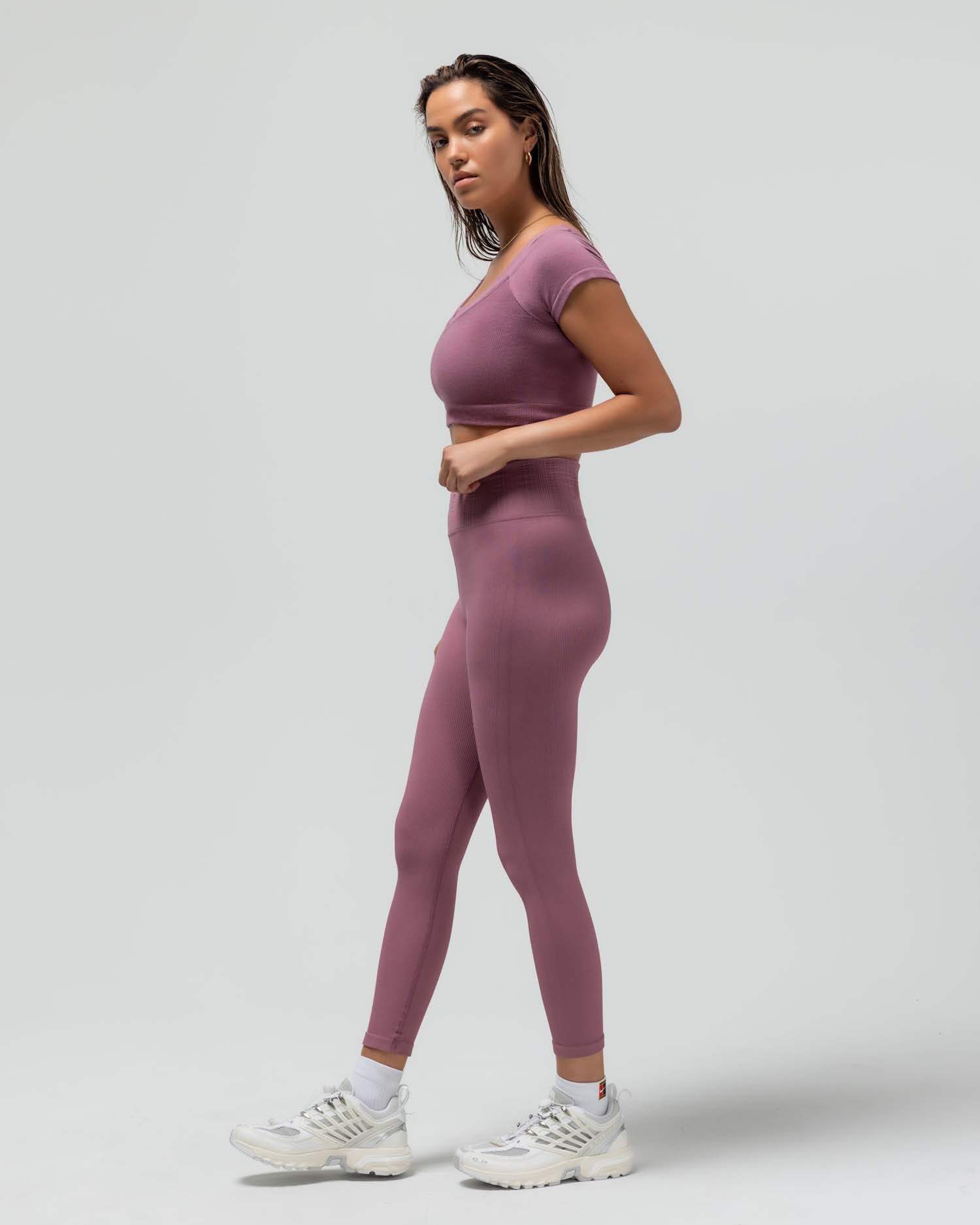 RIBBED CAP SLEEVE CROP TOP