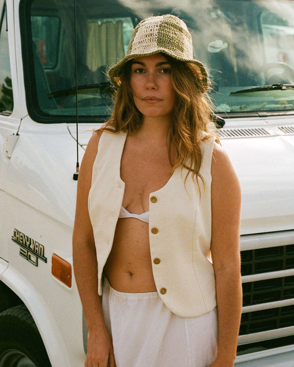 Pez y Luna | Hand-Embroidered Fitted Cotton Vest