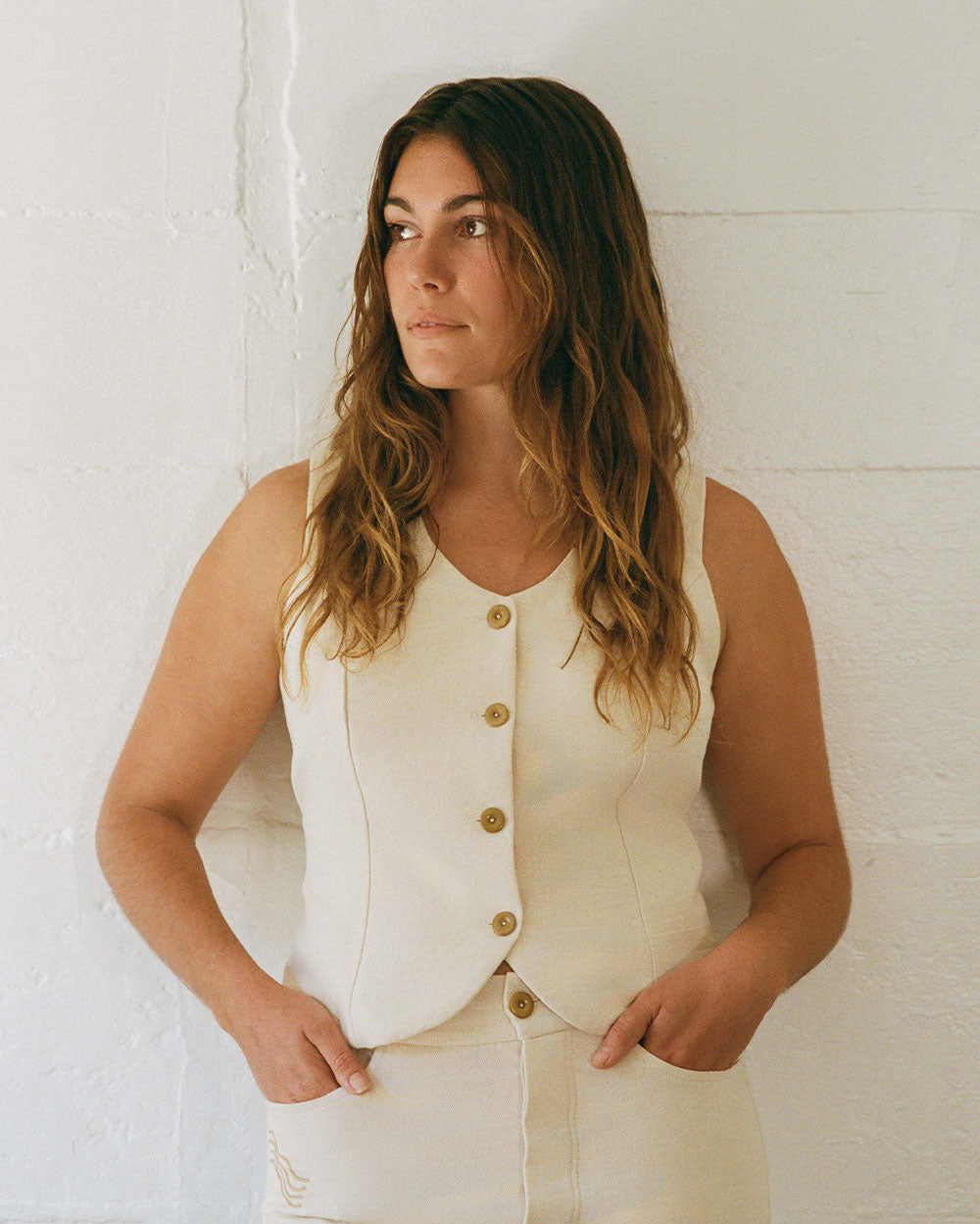 Pez y Luna | Hand-Embroidered Fitted Cotton Vest