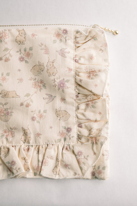 Vintage-Inspired Floral Pouch -Pré aux lapins