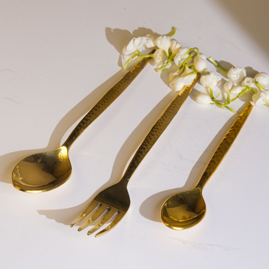 Brass hammered cutlery set (Set of 4)
