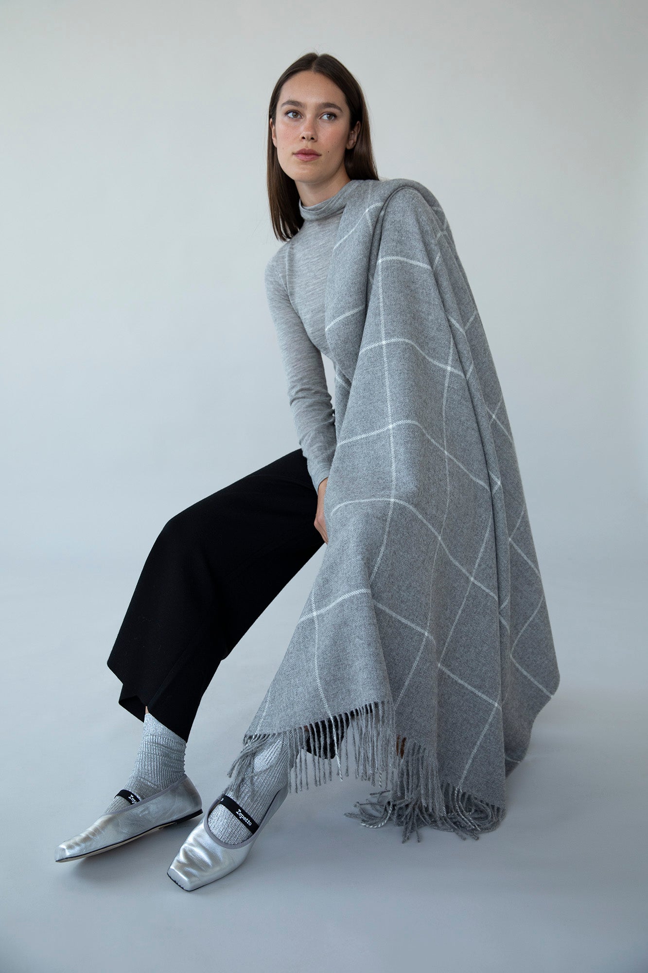 WINDOWPANE THROW - GREY