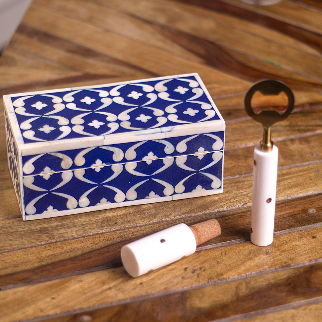 Lattice Bar Accessories Gift Set, Wooden Box with Bottle Opener & Stopper