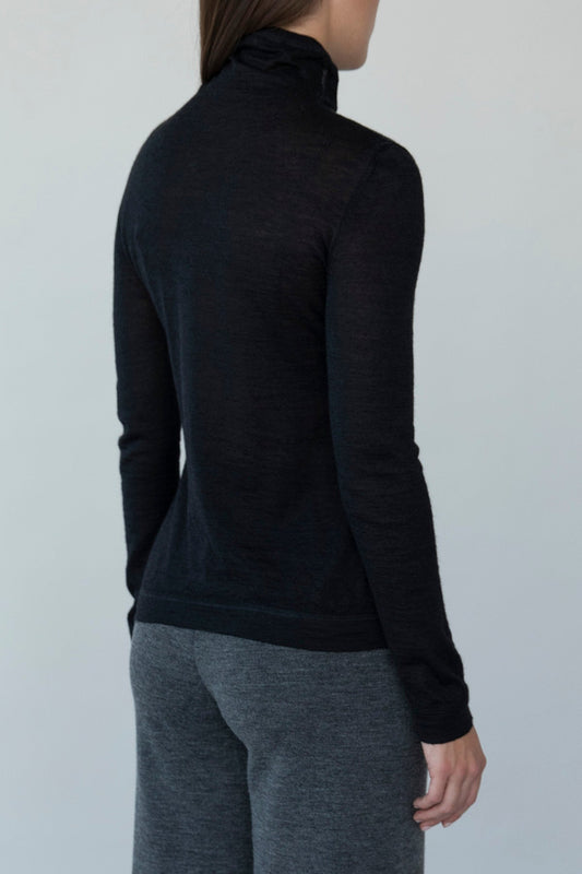 T NECK PULLOVER - BLACK