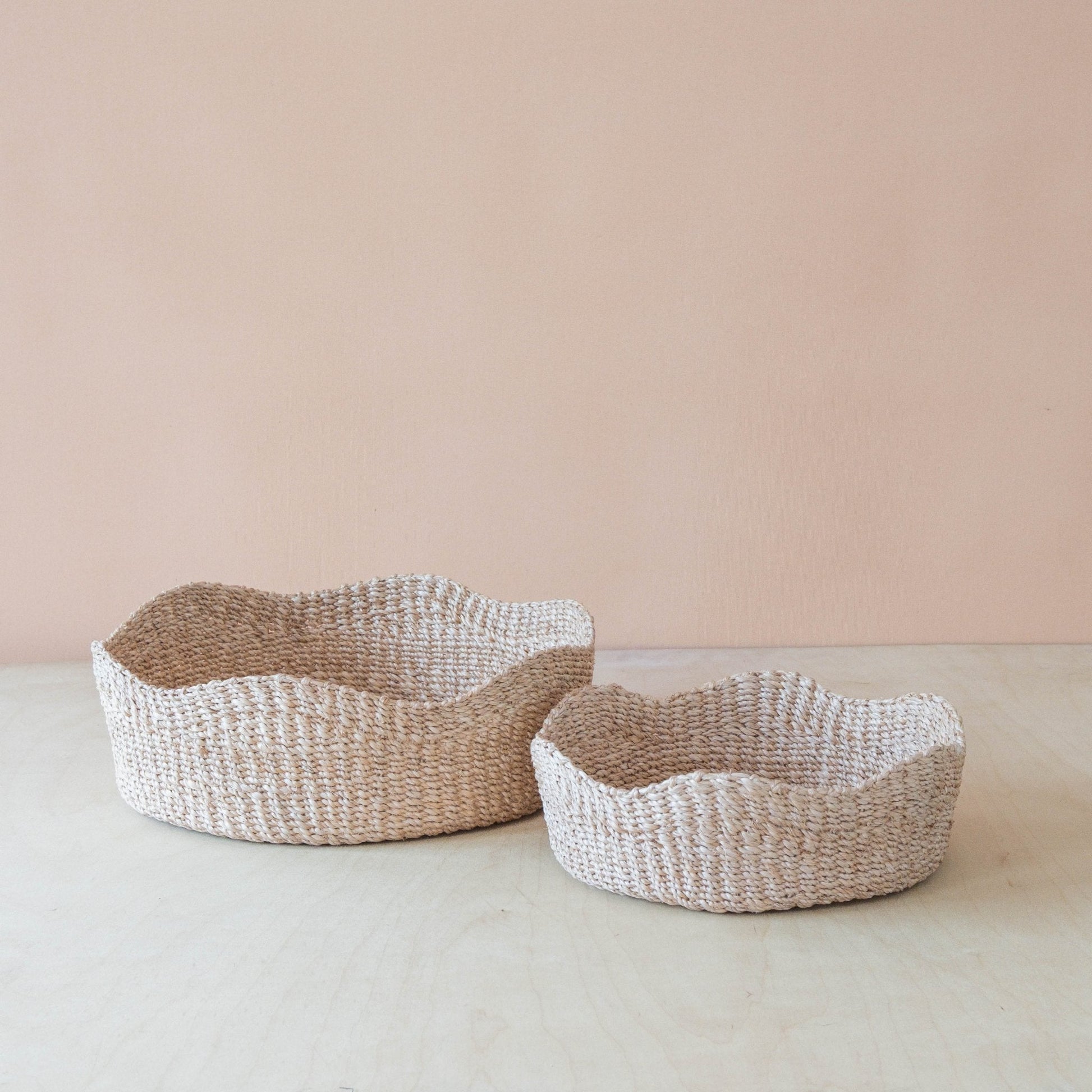 S/2 Natural Fruit Tray Scallop