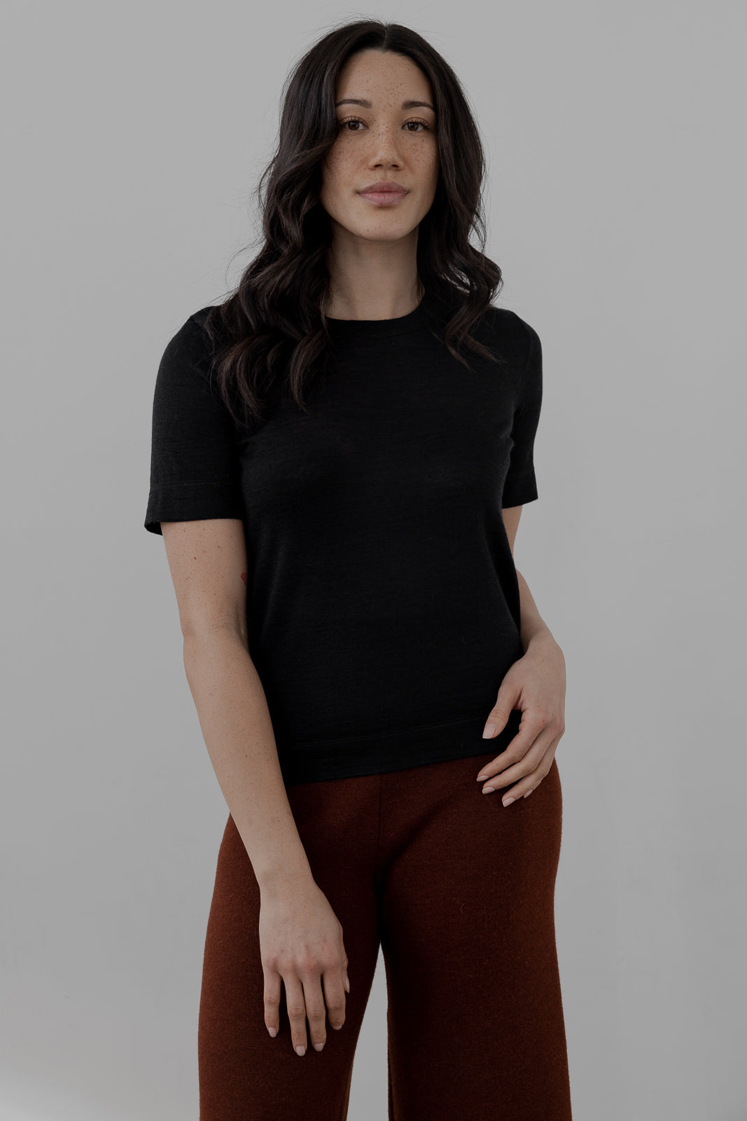 CREW NECK SWEATER TEE - BLACK