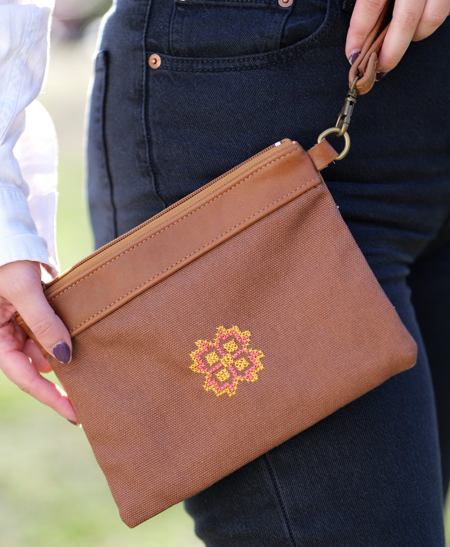 Star Leather Clutch - Mocha