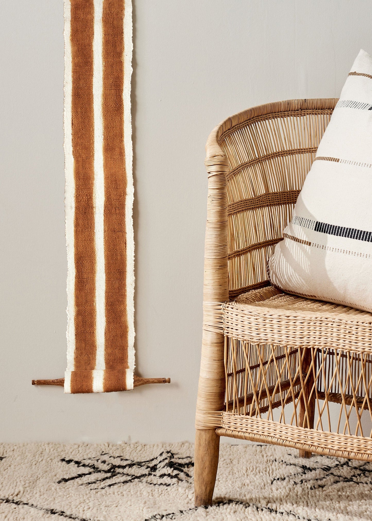 Enlighten Bogolan Wall Totem in White with Brown Lines