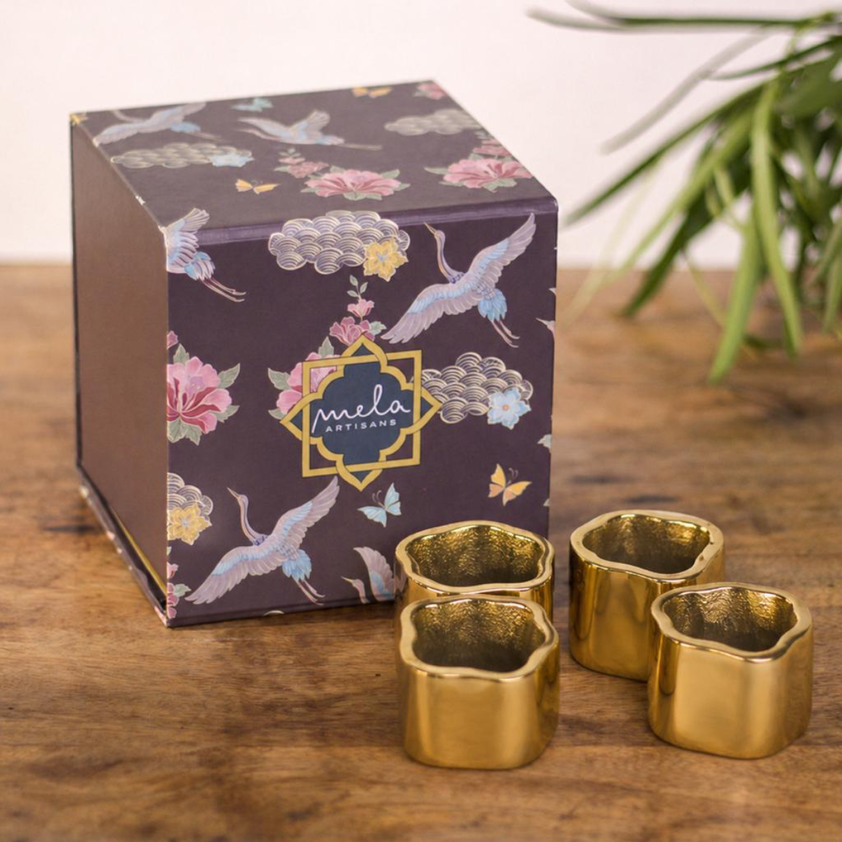 S/4 Gold Sculpted Handcrafted Napkin Ring Gift Box Set