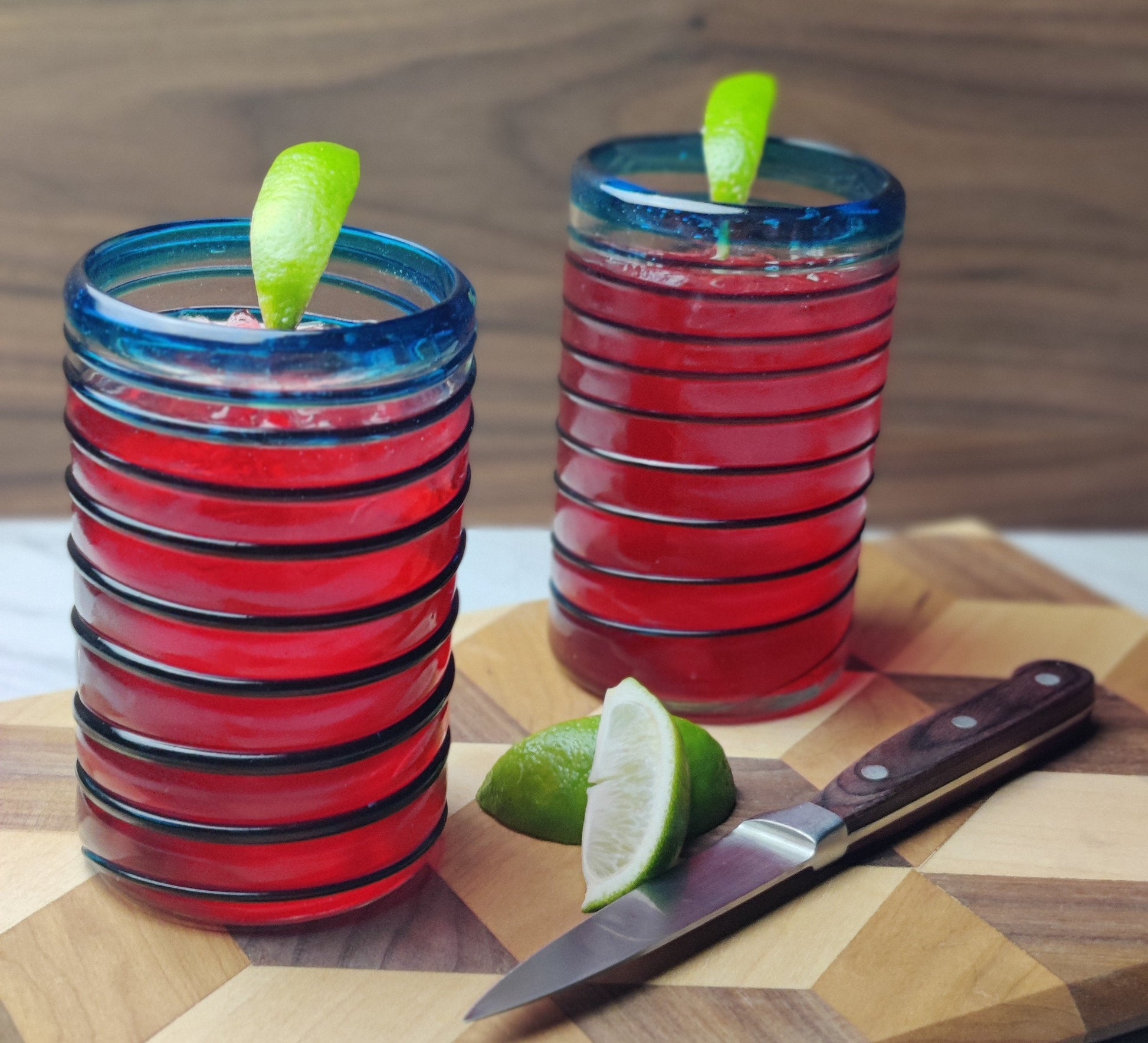 Set of 6 Glasses with an Aqua Spiral Design