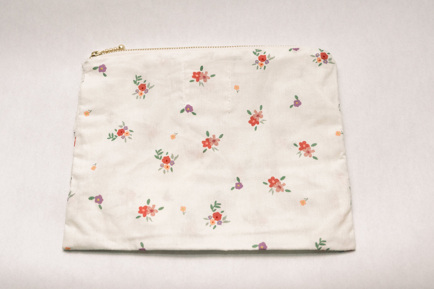 Vintage-Inspired Floral Pouch- Matin au Jardin
