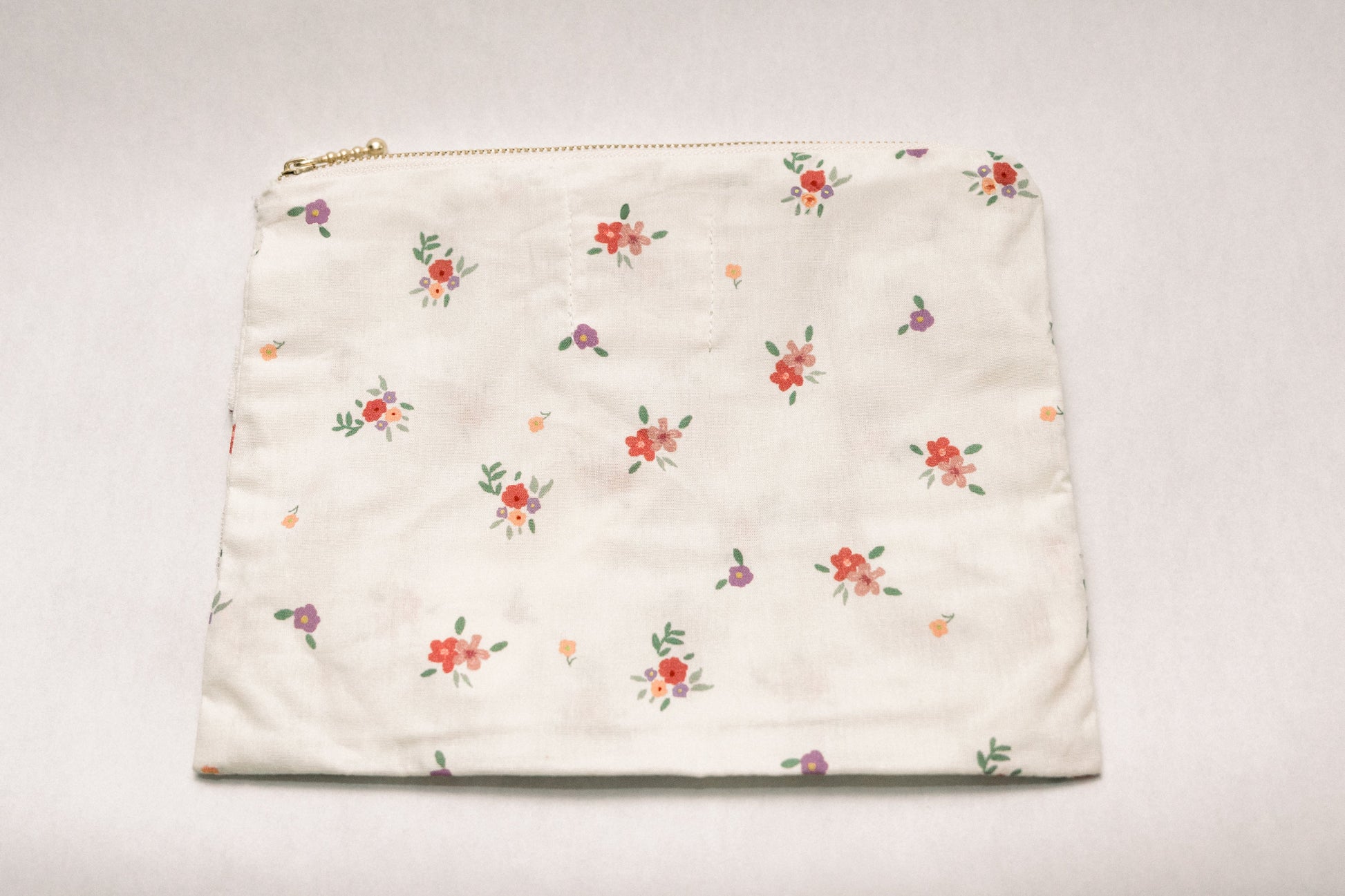 Vintage-Inspired Floral Pouch- Matin au Jardin