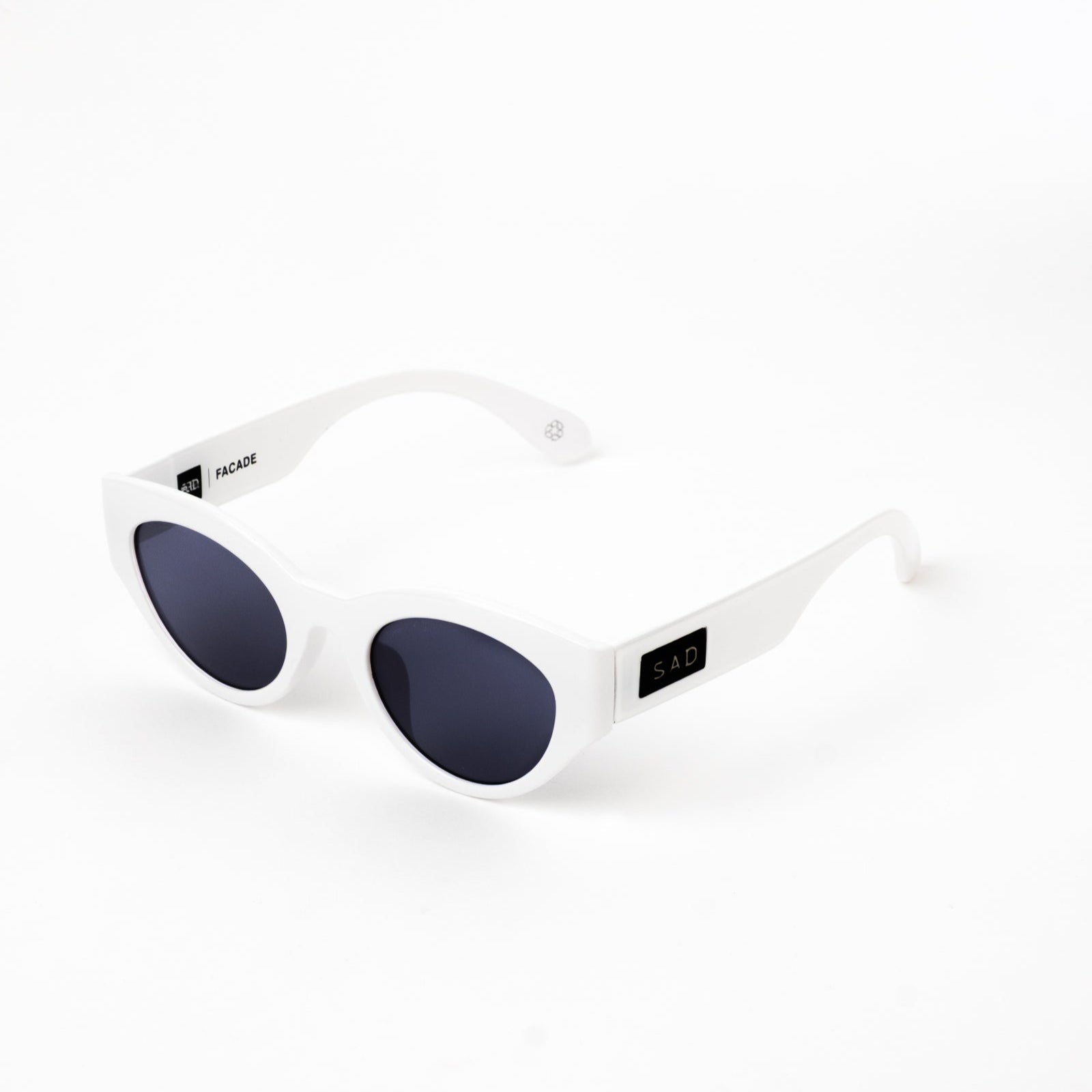 Facade // Anti Flash White