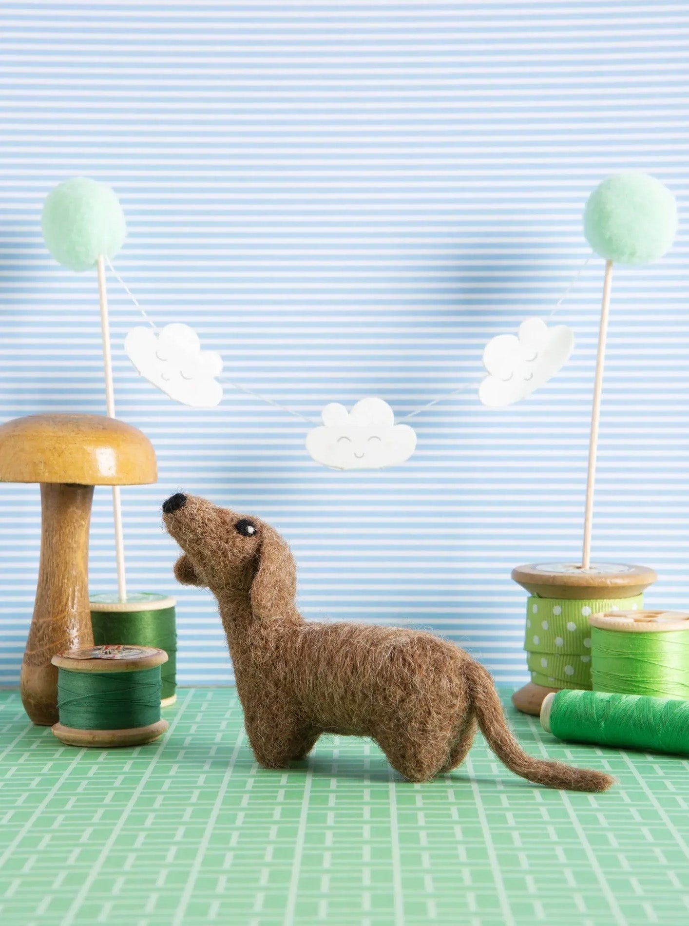 DACHSHUND MINI NEEDLE FELTING KIT