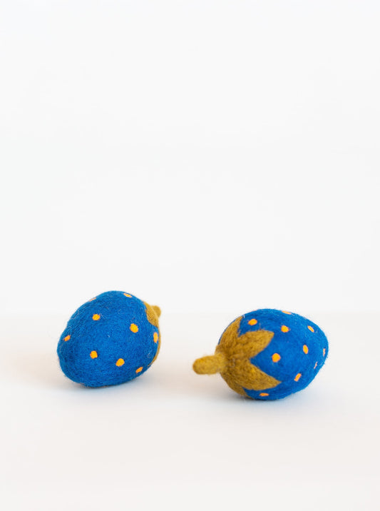 BLUE KITTY STRAWBERRIES