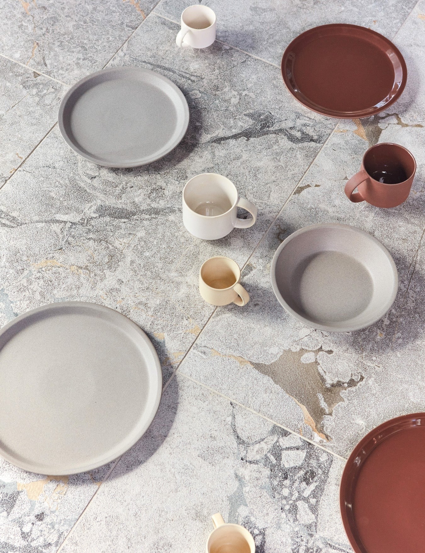 Yuka Lunch Plate, Set of 2 in Dark Terracotta