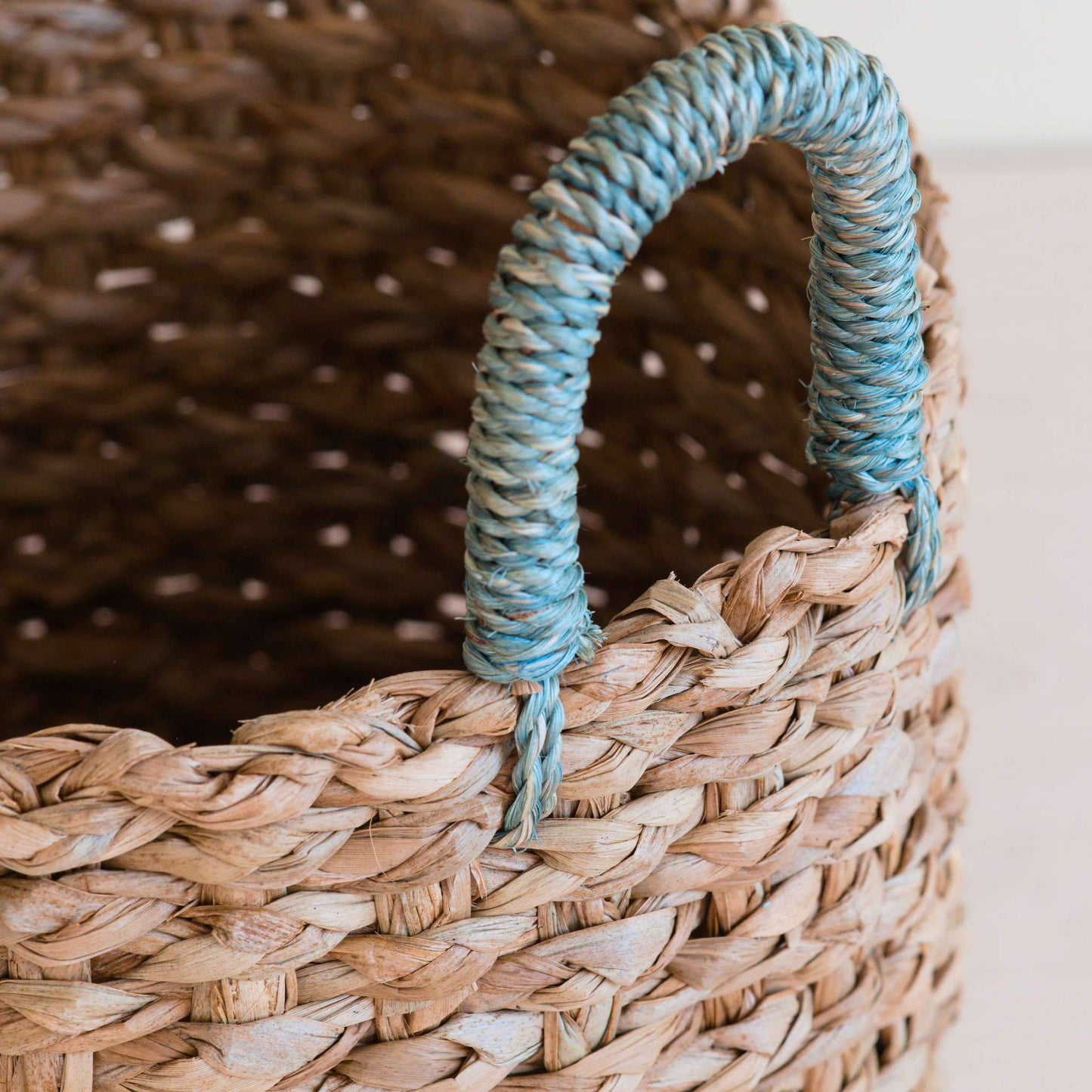 S/3 Seagrass Woven Baskets with Sky Blue Handle