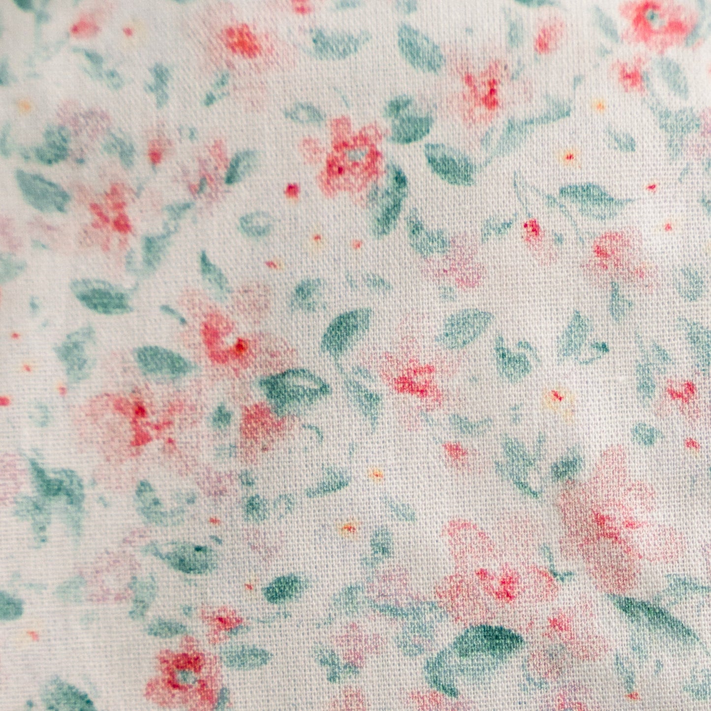 Vintage-Inspired Floral Pouch- Confetti