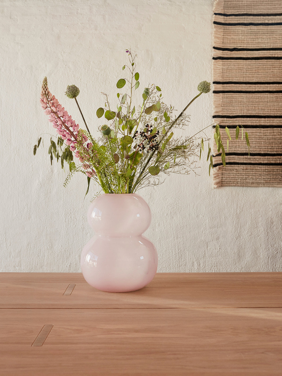 Putki Wall Rug - Offwhite / Black