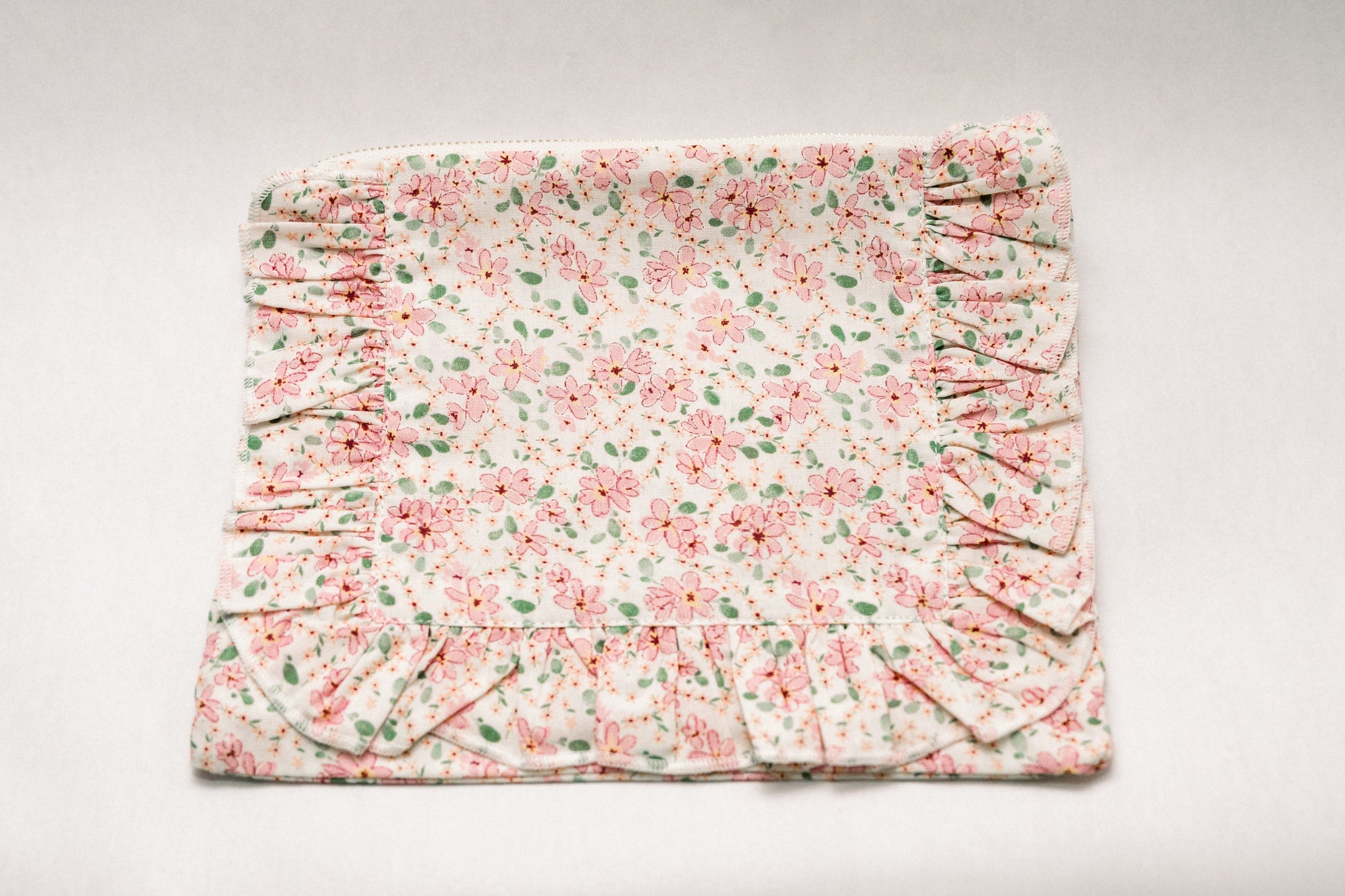 Vintage-Inspired Floral Pouch- Daisy & Clementine