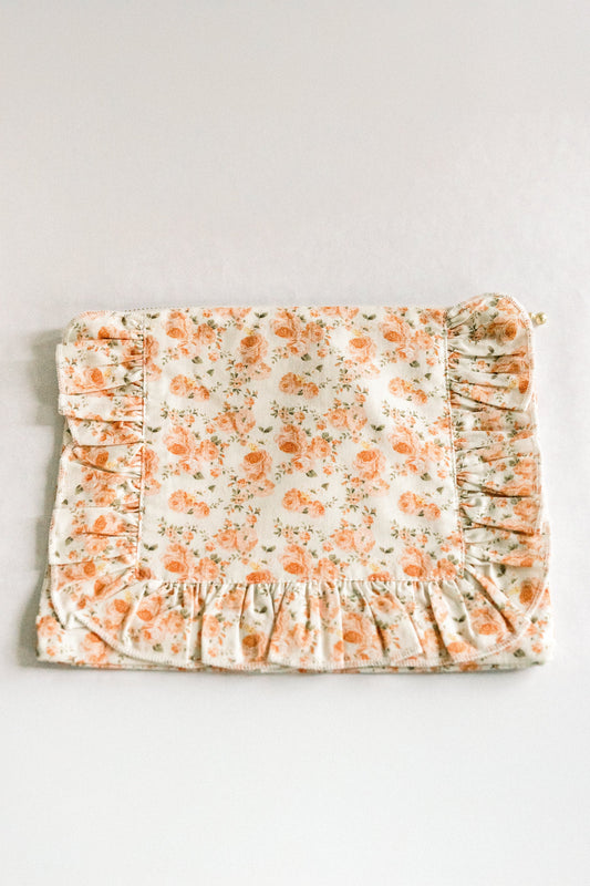 Vintage-Inspired Floral Pouch- Floraisons de corail