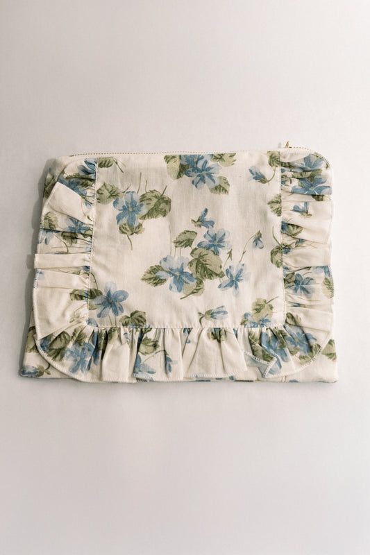 Vintage-Inspired Floral Pouch- Fleurs bleues