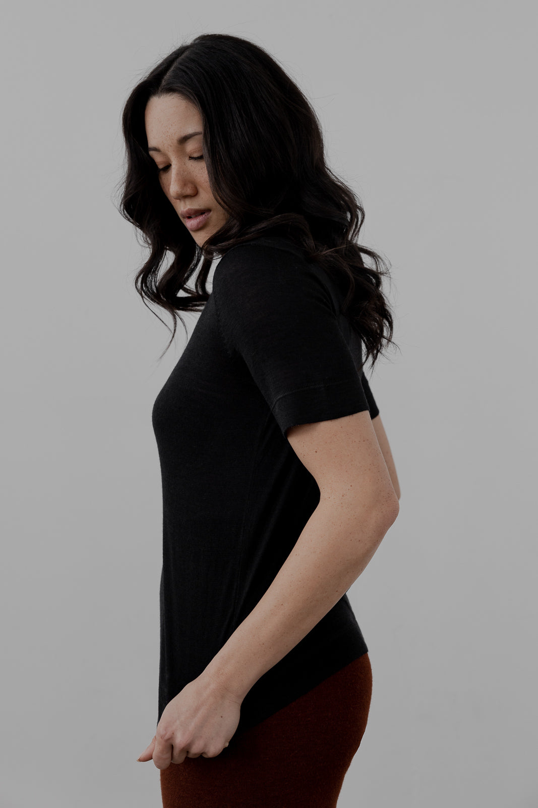 CREW NECK SWEATER TEE - BLACK