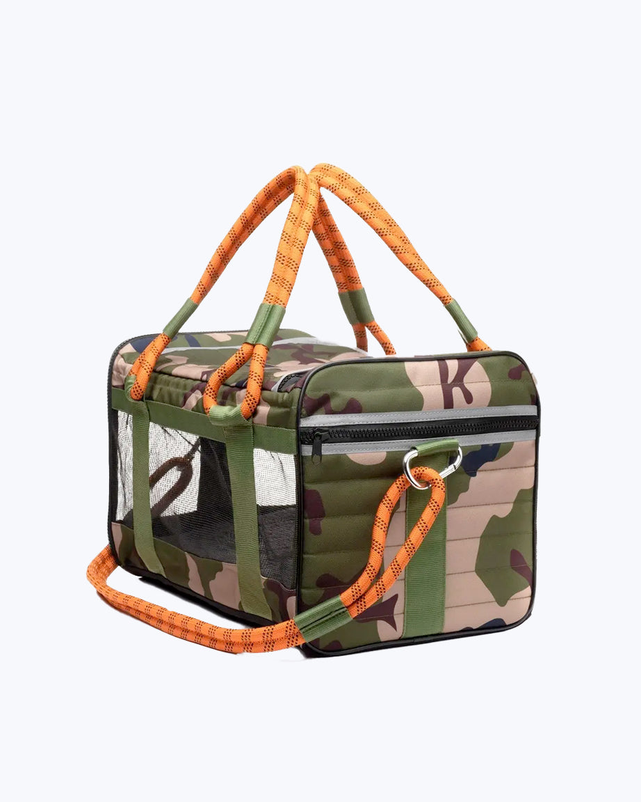 OUT-OF-OFFICE PET CARRIER by Roverlund