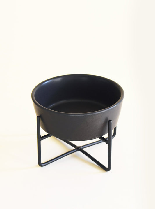 SIMPLE SOLID RAISED BOWL