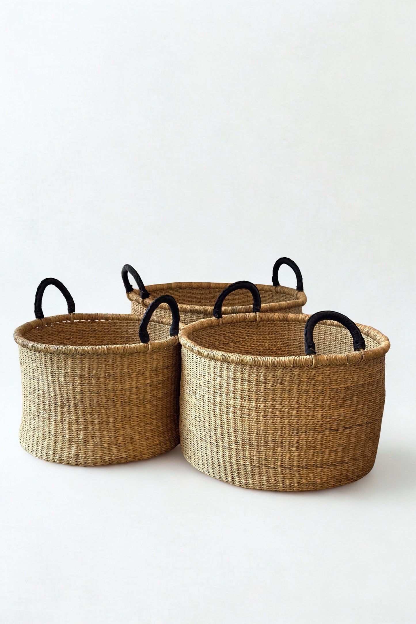 Handwoven Hamper with Leather Handles - Natural - Medium