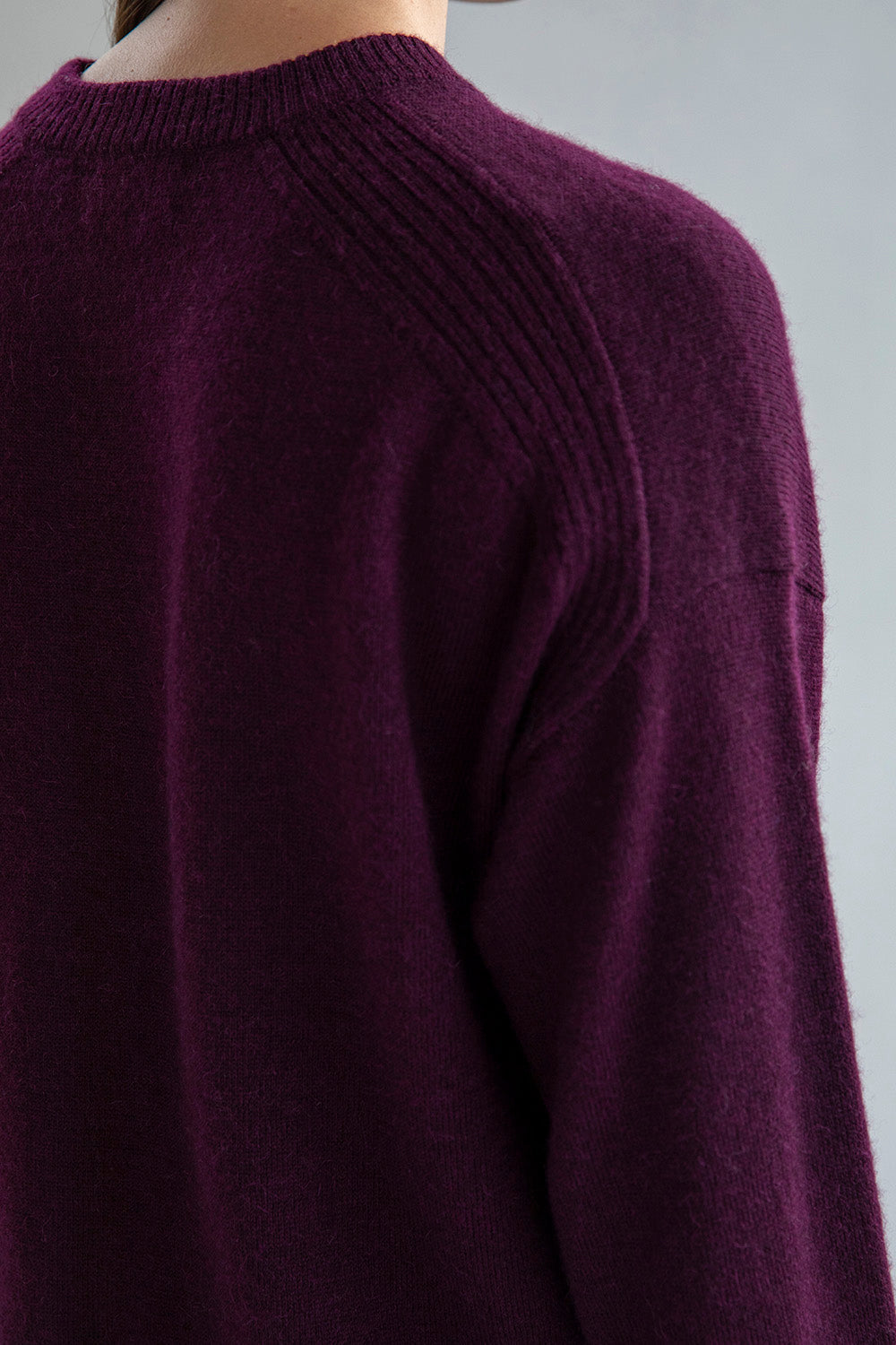 CREW NECK BOXY PULLOVER - AUBERGINE