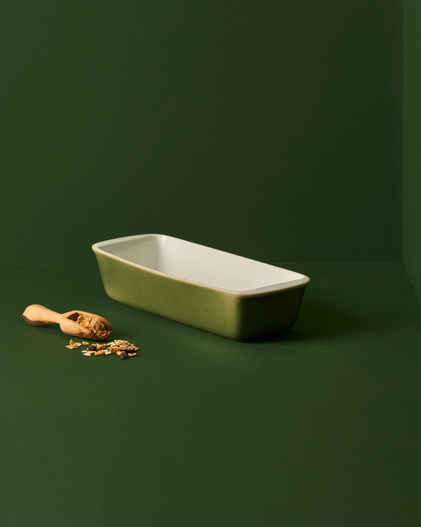 Stoneware Cake & Bread Pan