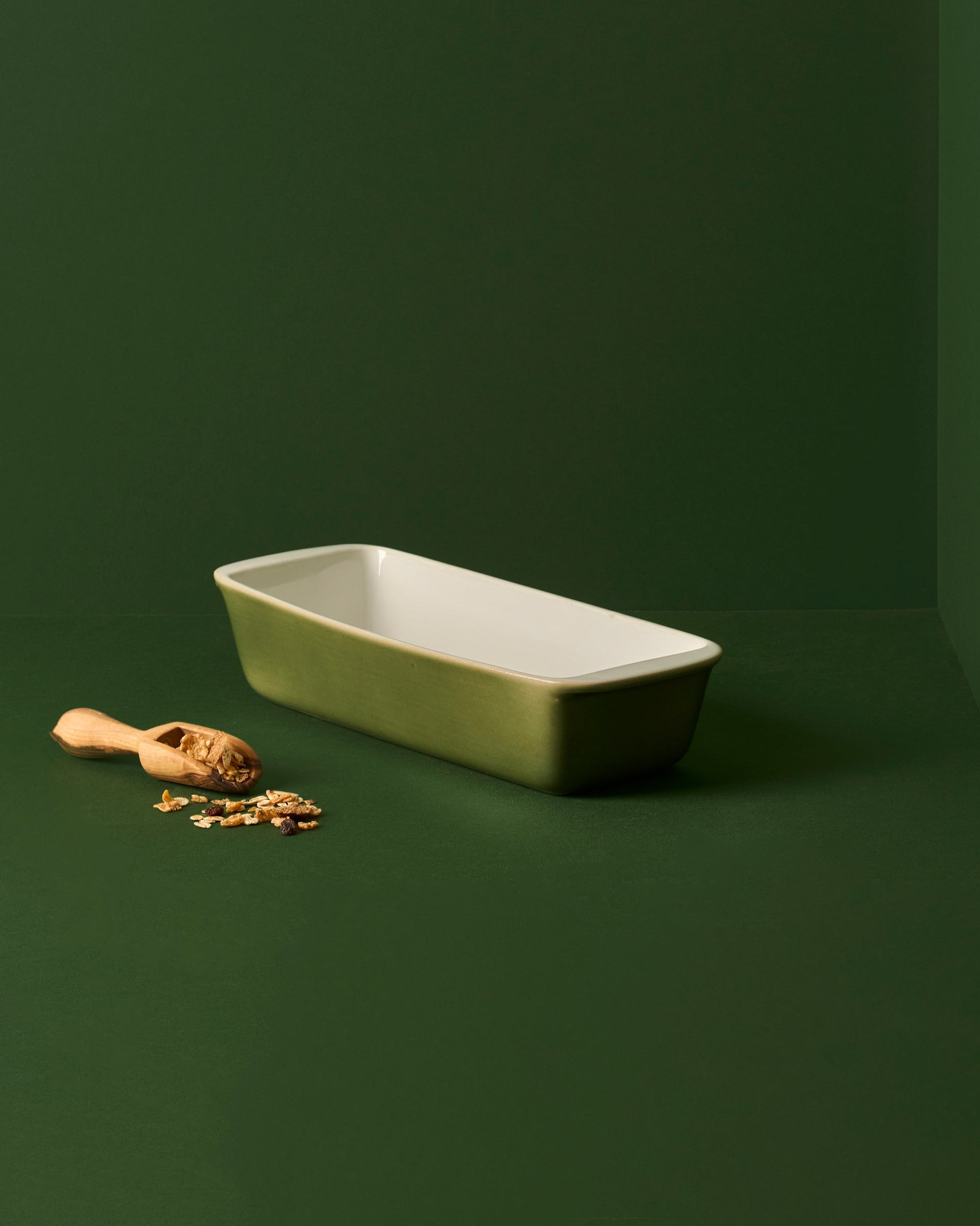 Stoneware Cake & Bread Pan