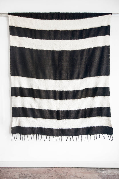 Thiago Momo Blanket
