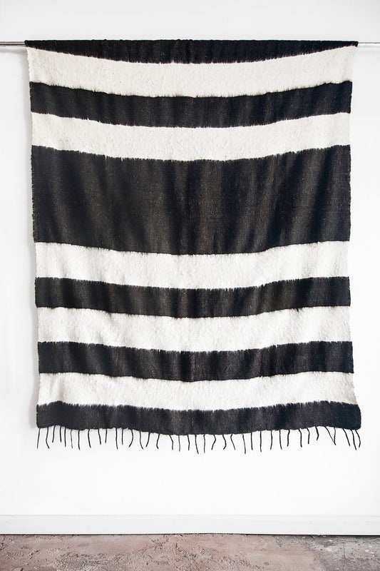 Thiago Momo Blanket
