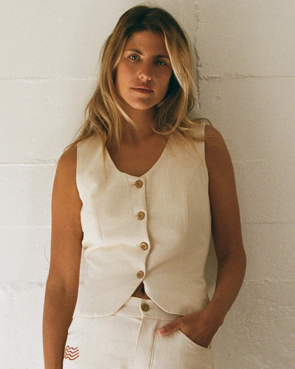 Pez y Luna | Hand-Embroidered Fitted Cotton Vest