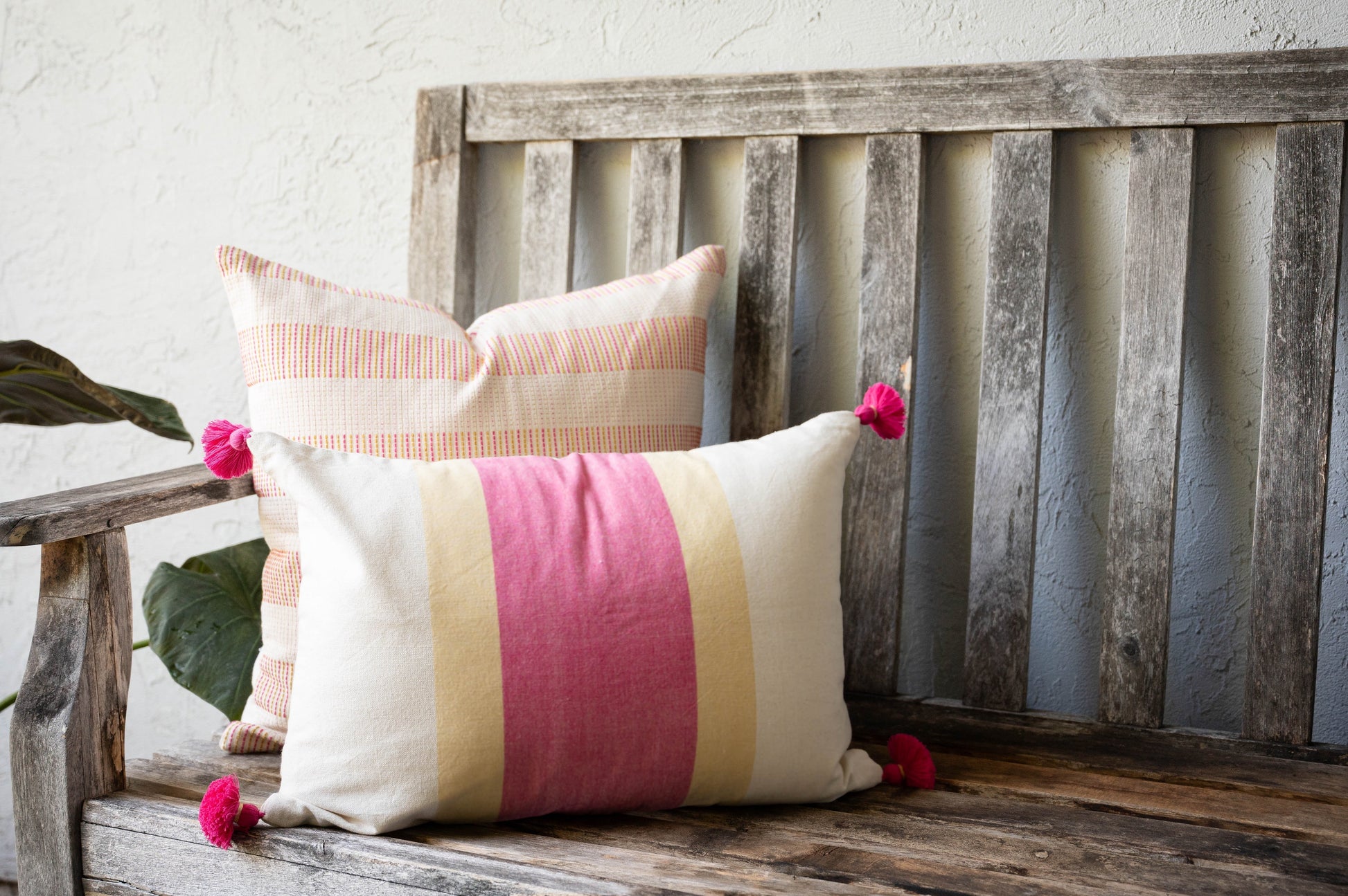 Saroj Hand Loom Pillow Cover - 14"x20"
