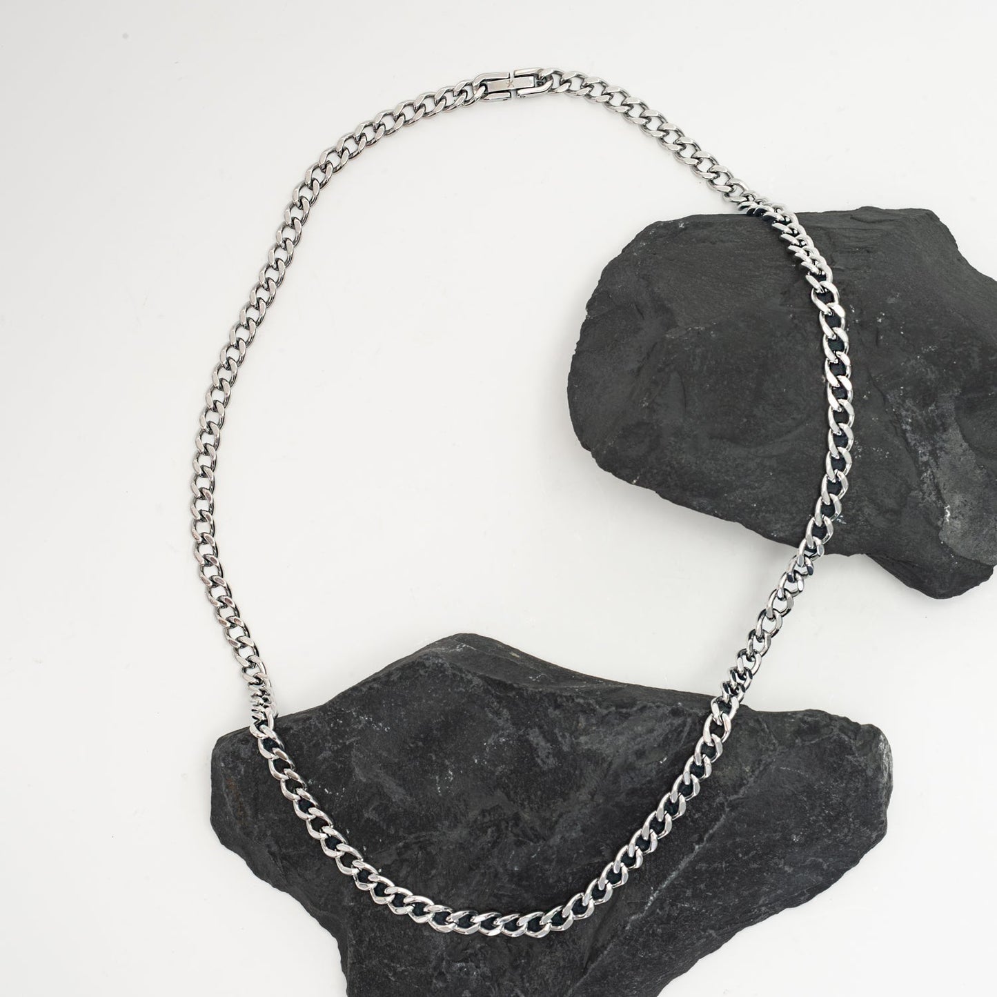 Linked Curb Chain in Stainless Steel