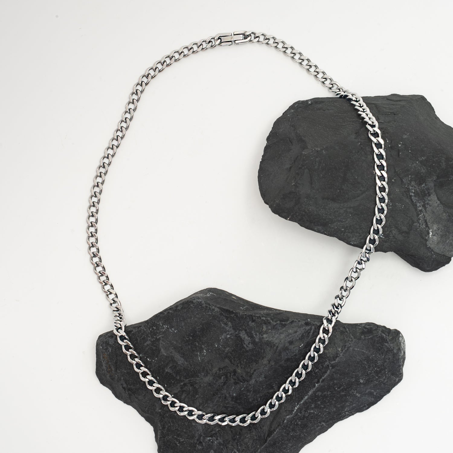Linked Curb Chain in Stainless Steel