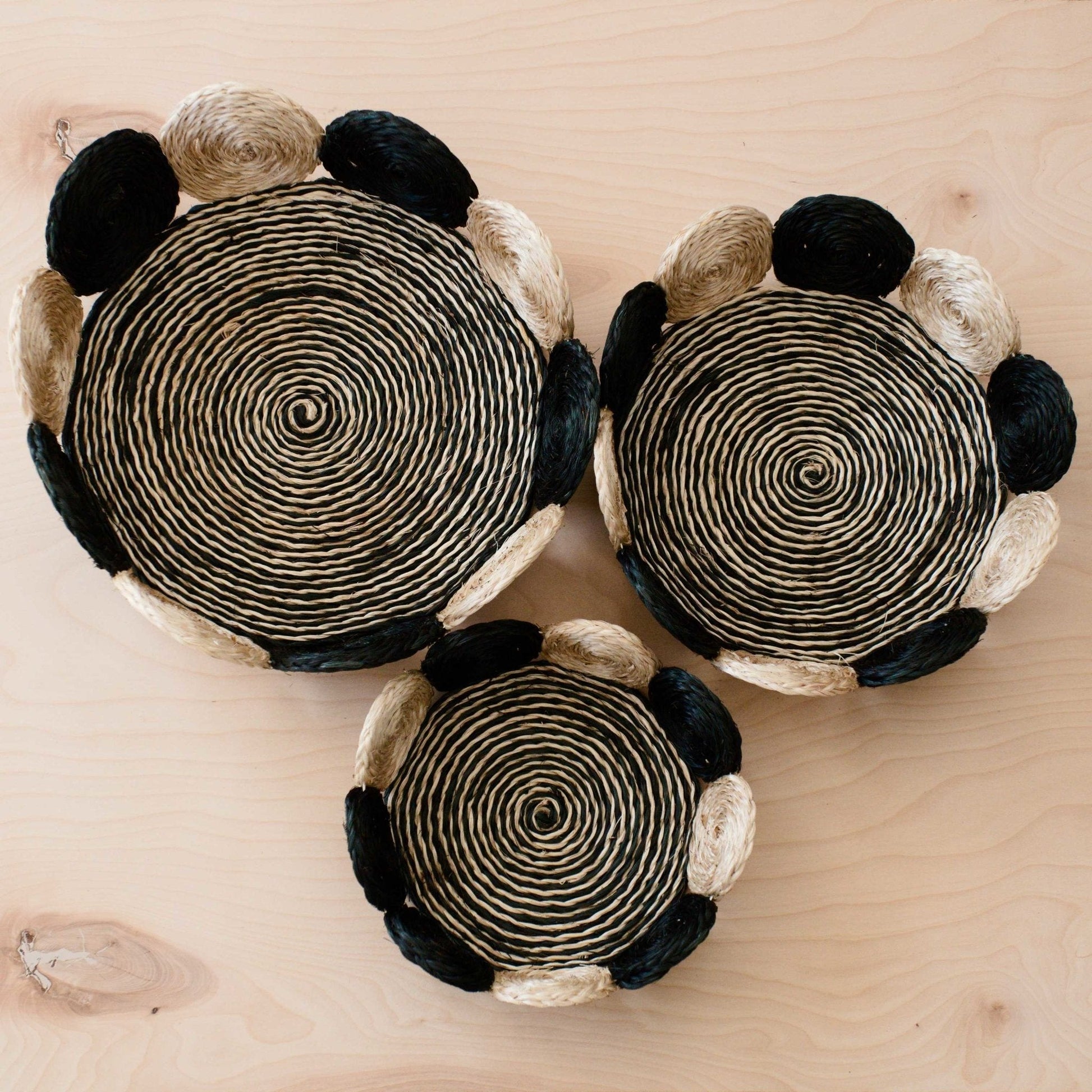 S/3 Black and White Abaca Fruit Basket