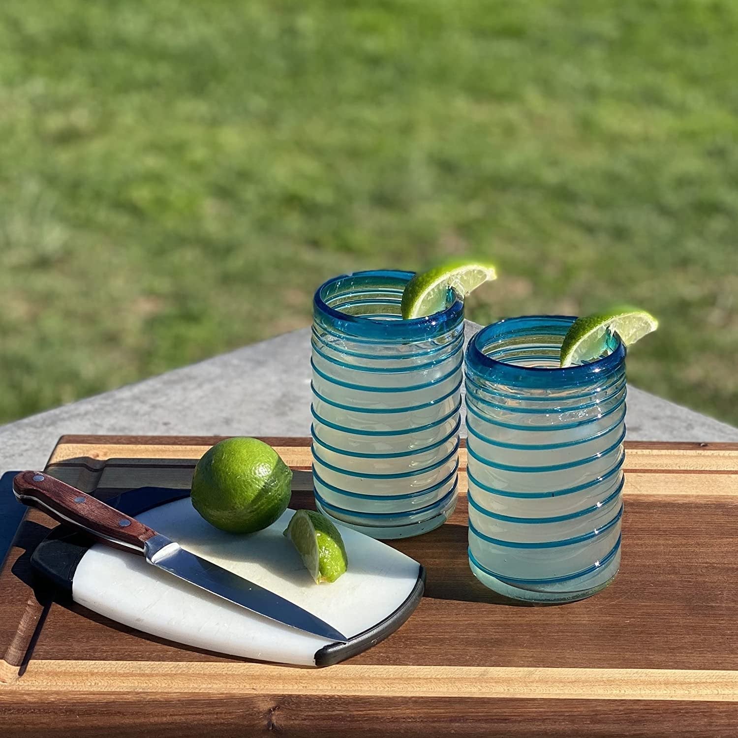 Set of 6 Glasses with an Aqua Spiral Design