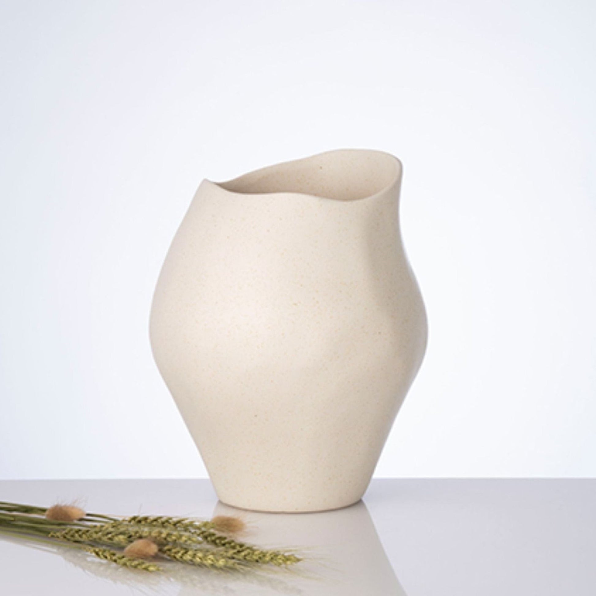 Mosco Cream Vase