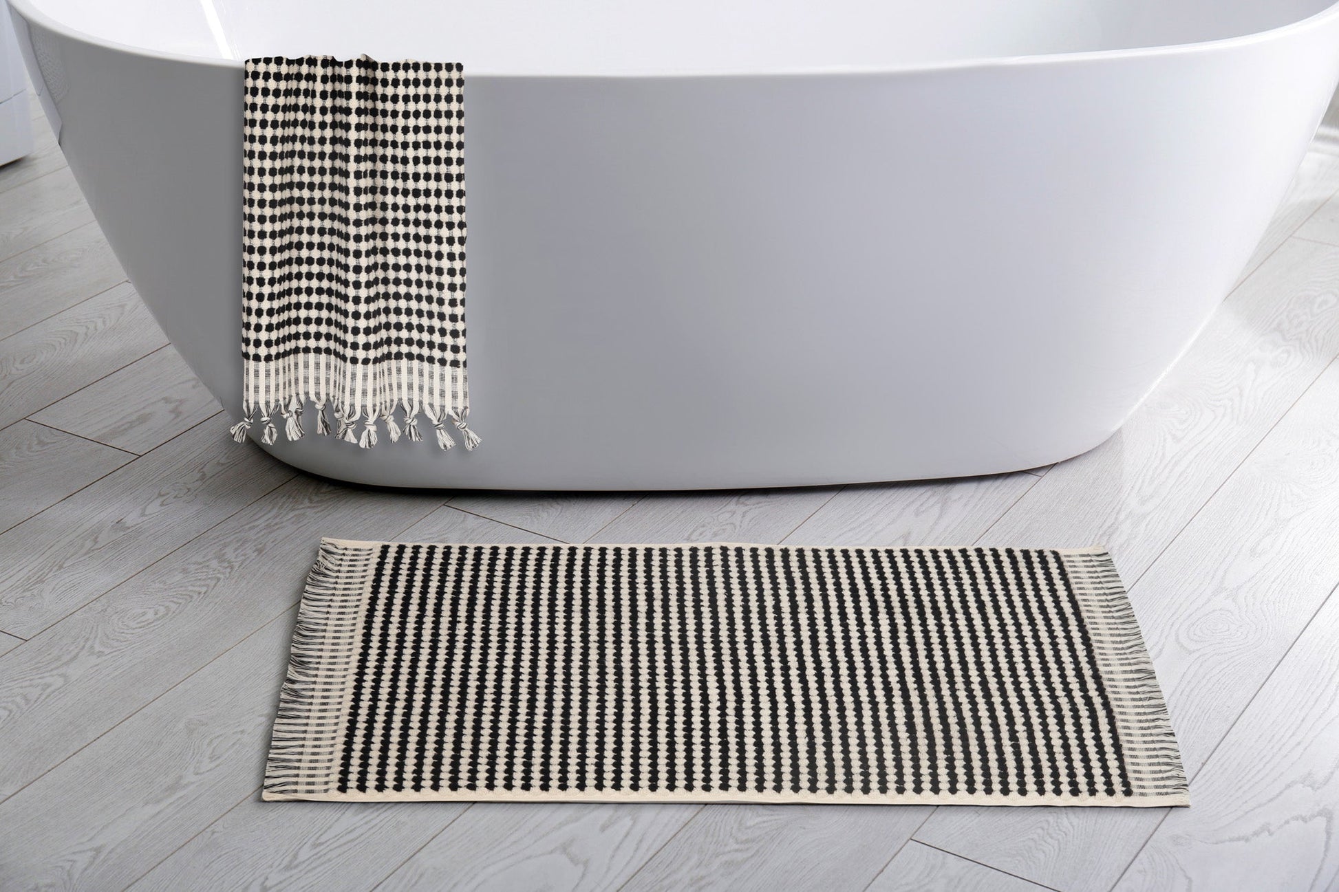 Dots 4 Piece Terry Towel Set with Bath Mat