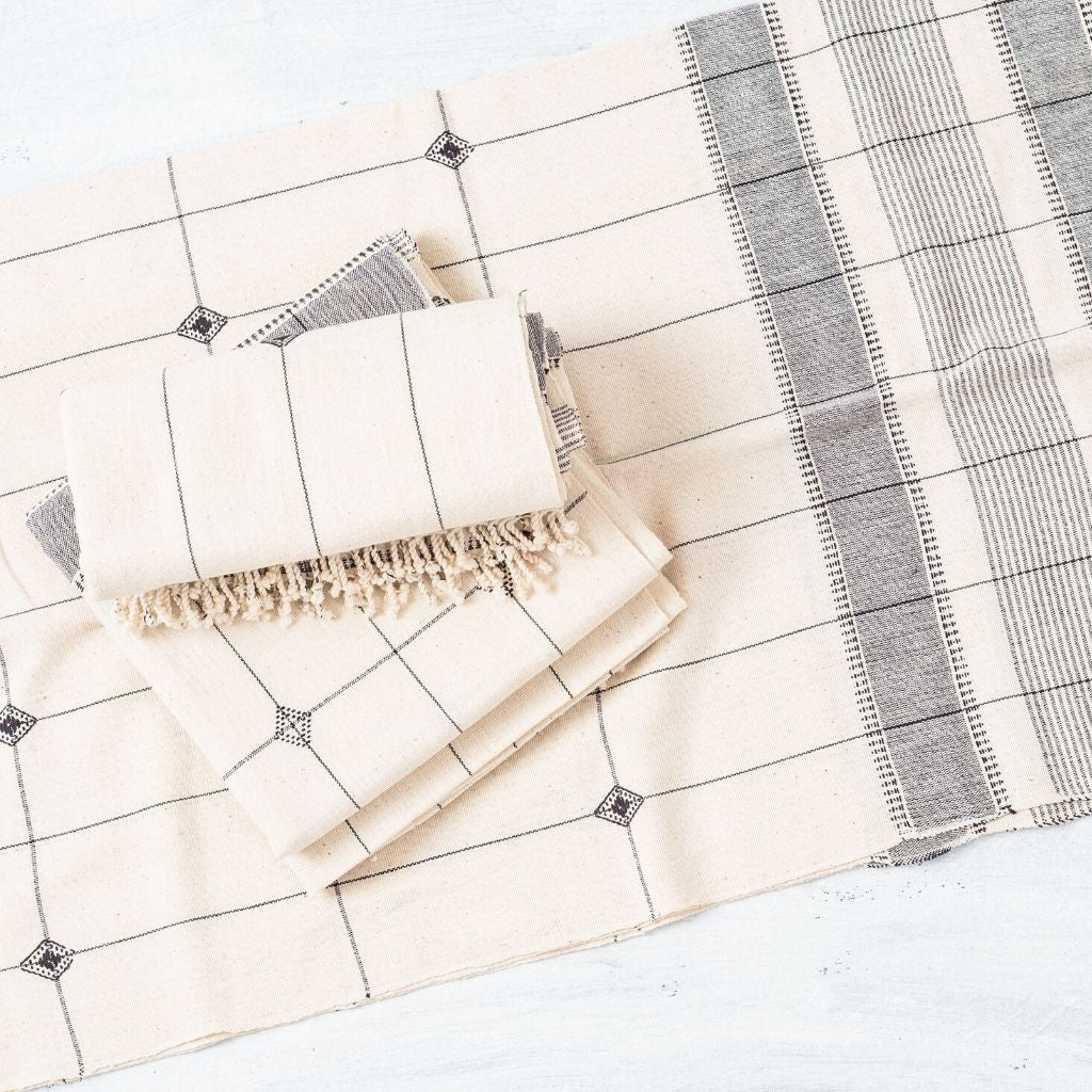 Mool Handwoven Artisanal King Size Organic Cotton Bedspread In Black & Off White