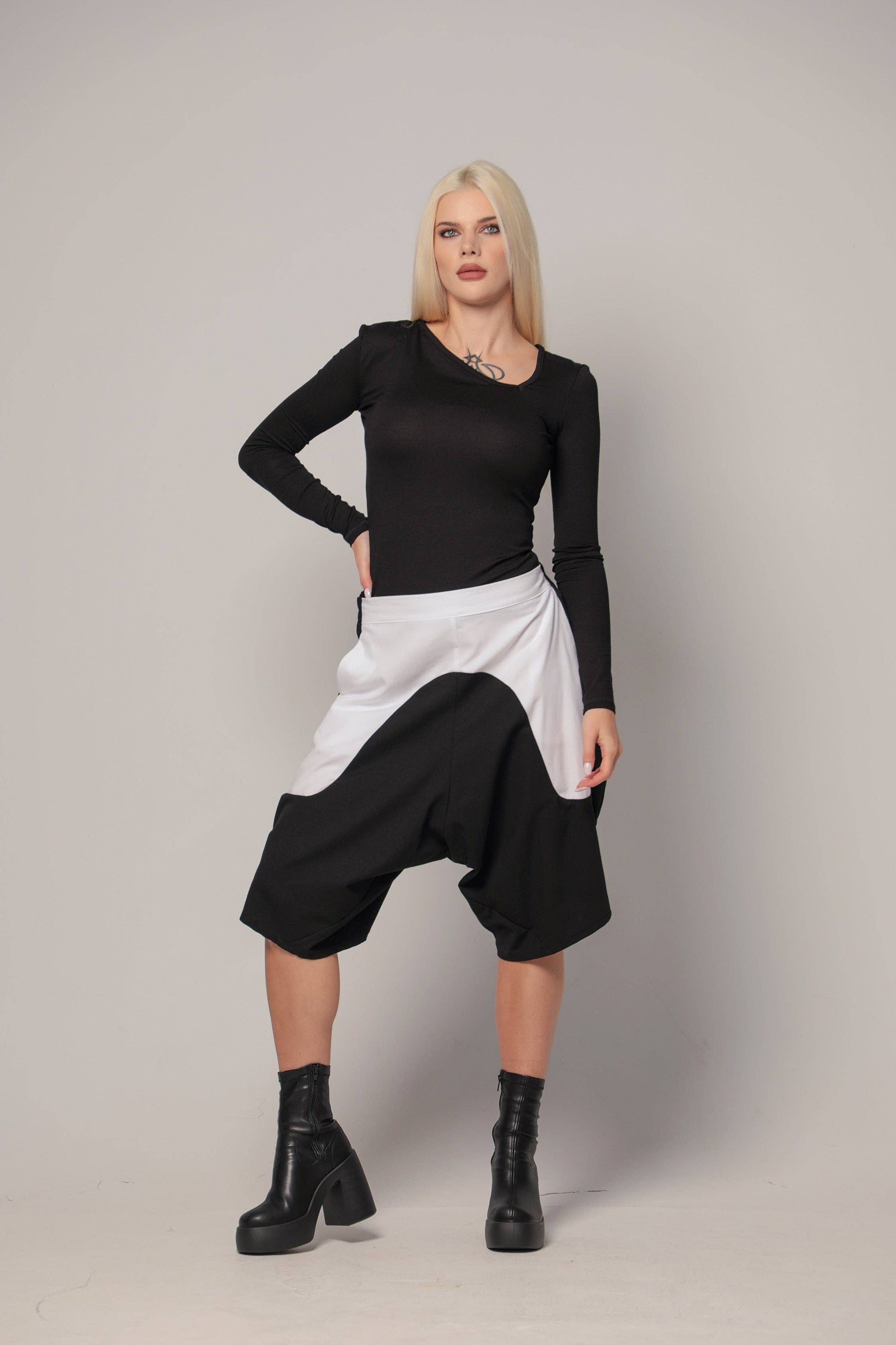 ADEPTT - KOKO - Very low drop crotch shorts in an exaggerated balloon