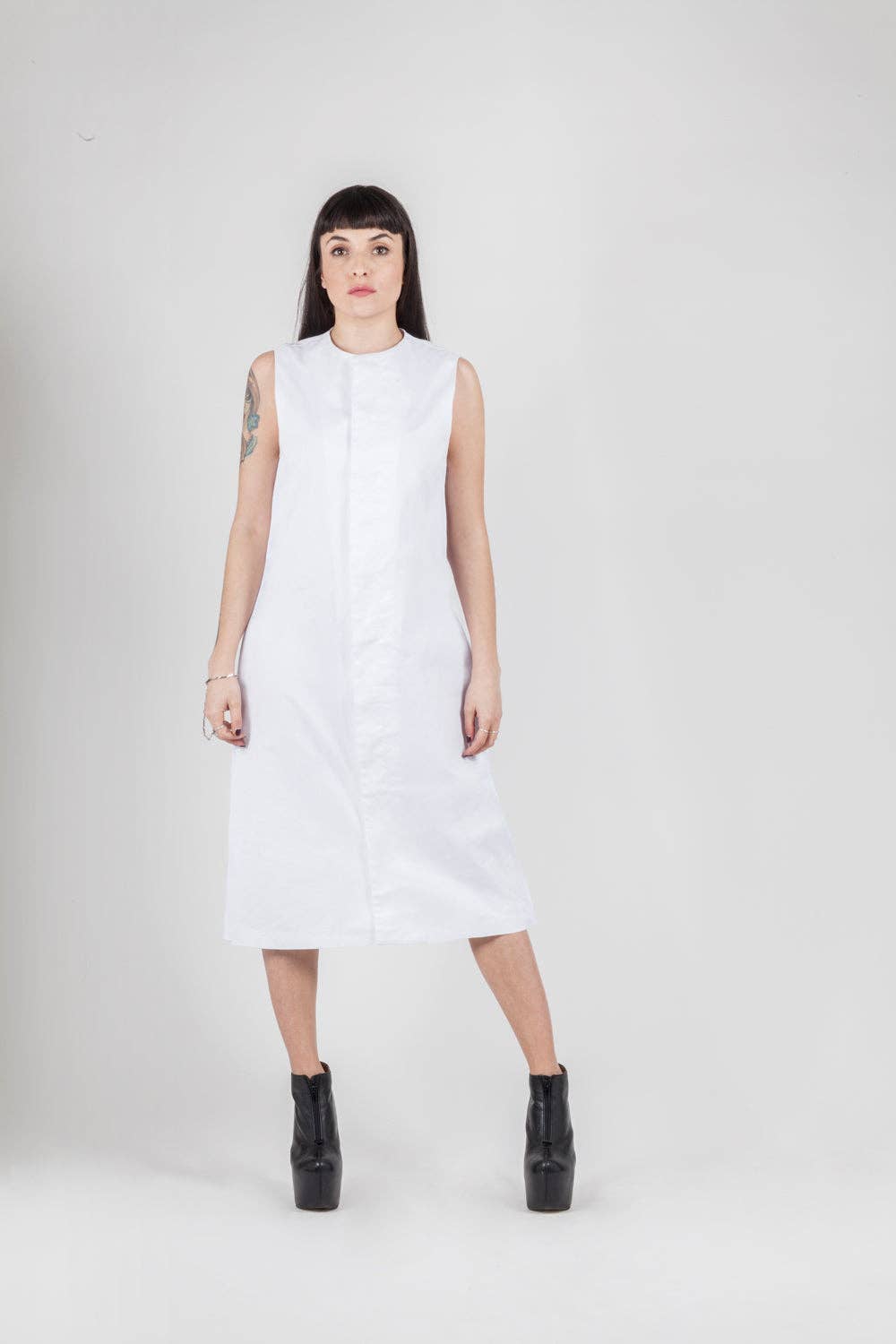 XCONCEPT - Long white bottons dress